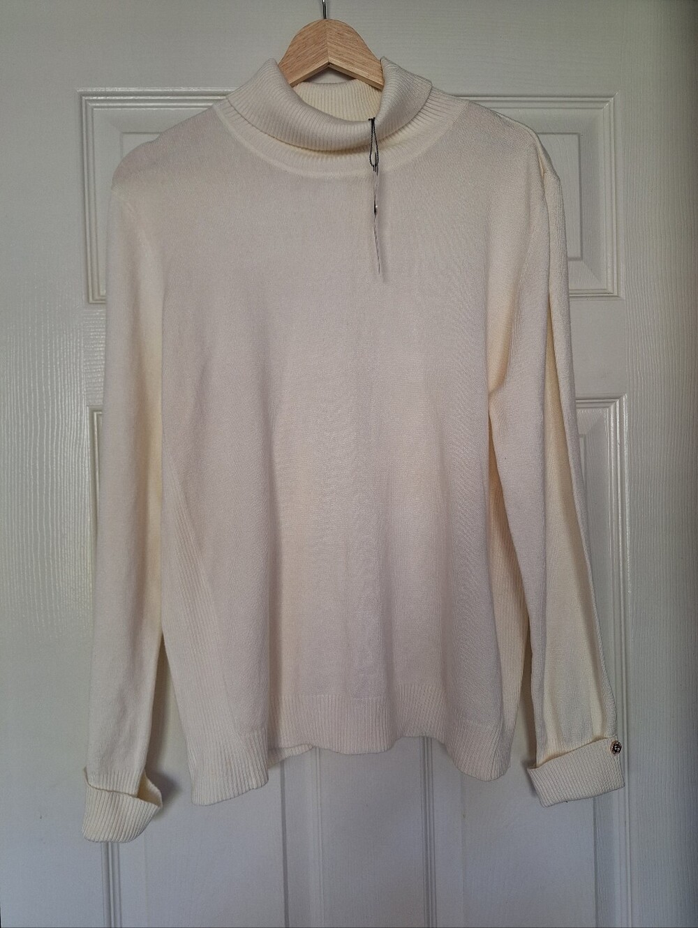 Joseph A. J4F4345S NWT Ivory Turtleneck Sweater Size PXL Button Cuff